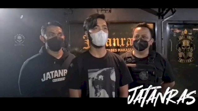 Tim Unit Jatanras Polrestabes Makassar mengamankan terduga pelaku pencurian di Balai Kota Makassar || ist