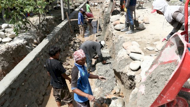 Pengerjaan Salu Matato Luwu Utara || ist