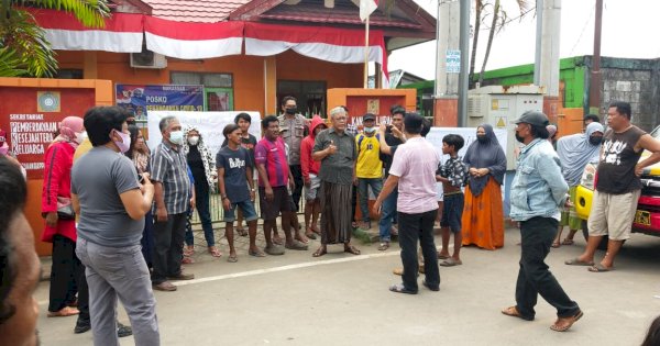 Lurah Rappokalling Dituding Persulit Warga, Kantor Kelurahan Disegel
