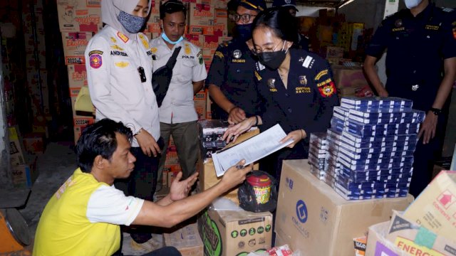 Penyitaan rokok ilegal di Kabupaten Takalar || ist