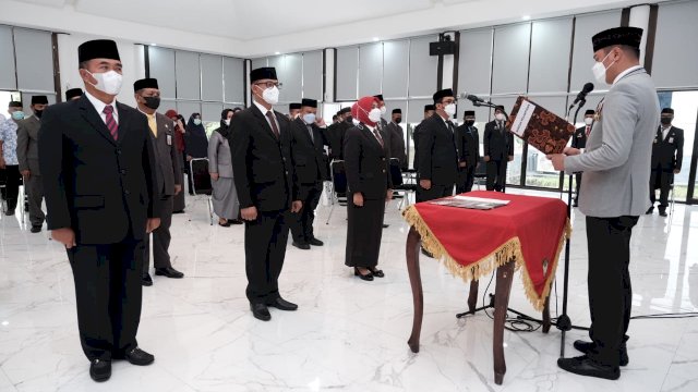 Bupati Gowa, Adnan Purichta Ichsan melantik direksi Perusda Gowa Mandiri || ist