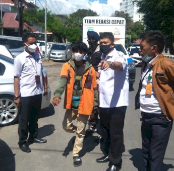 Perumda Parkir Turunkan Tim Tertibkan Atribut Jukir