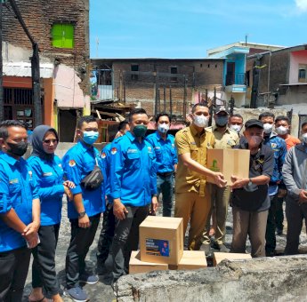 Dispora dan KNPI Makassar Bantu Korban Kebakaran di Rappocini