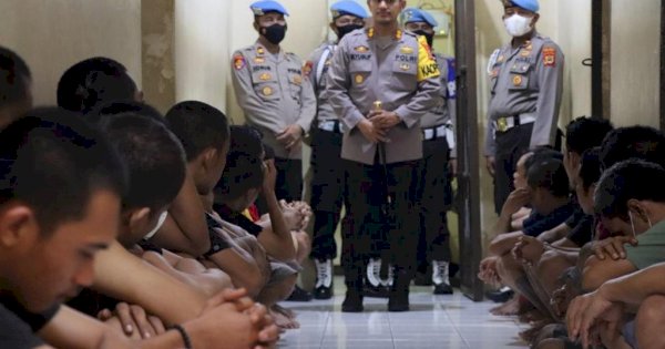 Beri Motivasi, Kapolres Palopo Ingatkan Tahanan Jaga Salat Lima Waktu