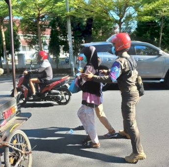 Satpol PP BKO Kecamatan Ujung Pandang Tertibkan Anjal dan Gepeng