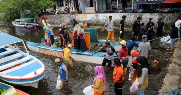 World Cleanup Day, Andi Pattiware Tinjau Aksi Bersih-Bersih di Kelurahan