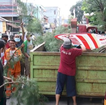 World Cleanup Day, Kecamatan Ujung Tanah Gelar Aksi Bersih-Bersih di Sembilan Kelurahan