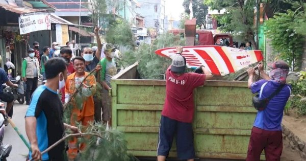 World Cleanup Day, Kecamatan Ujung Tanah Gelar Aksi Bersih-Bersih di Sembilan Kelurahan