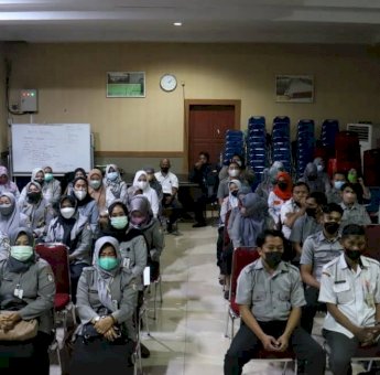 Rapat Bersama Tenaga Kontrak, Camat Ujung Tanah Imbau Perbaiki Pelaporan Administrasi
