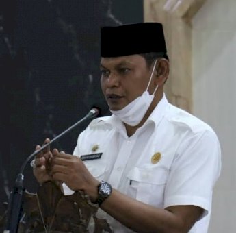 Hadiri Peringatan Maulid, Camat Ujung Tanah Sosialisasikan Vaksinasi 100.1.100