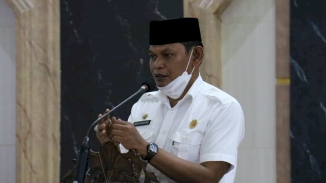 Hadiri Peringatan Maulid, Camat Ujung Tanah Sosialisasikan Vaksinasi 100.1.100