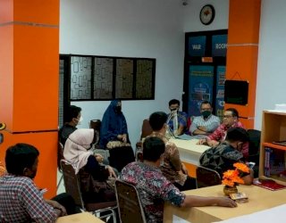 Camat Rappocini Bahas Penyaluran Bansos dan Pengadaan Kontainer di Kelurahan