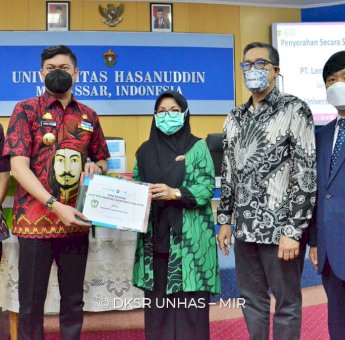 Universitas Hasanuddin Beri Bantuan Alat PCR Fasilitas Kesehatan di Tiga Provinsi