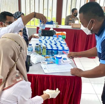 Petugas dan WBP Rutan Sinjai Jalani Tes Urine, Ini Hasilnya