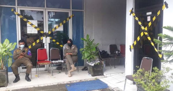 Disegel Satpol PP, Aktivitas di Kantor Perumda Parkir Makassar Raya Lumpuh