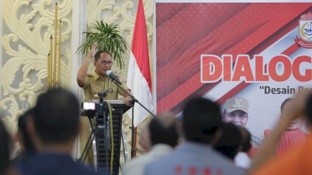 Wali Kota Makassar, Moh Ramdhan Pomanto hadir sebagai pembicara dalam dialog akhir tahun yang dilaksanakan KONI Makassar, Kamis (23/12) 