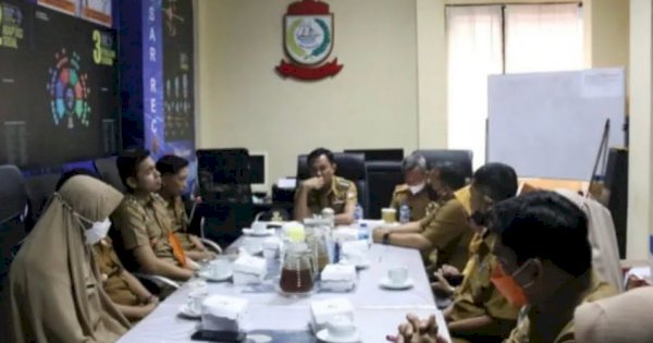 Rapat Koordinasi, Camat Tallo Minta Lurah Hingga RT/RW Sukseskan Program Vaksinasi 100%