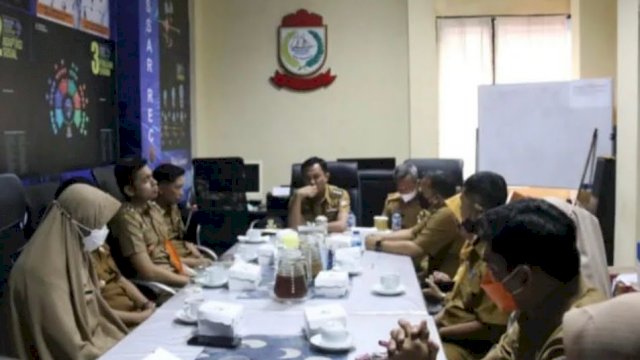 Rapat Koordinasi, Camat Tallo Minta Lurah Hingga RT/RW Sukseskan Program Vaksinasi 100%