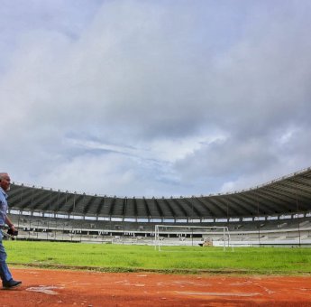 Minta Pemprov Alihkan Stadion Barombong, Danny Janji Tuntaskan Pembangunan