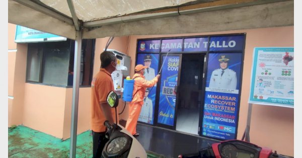 Camat Tallo Intruksikan Sterilisasi Kantor Pelayanan Cegah Varian Omicron