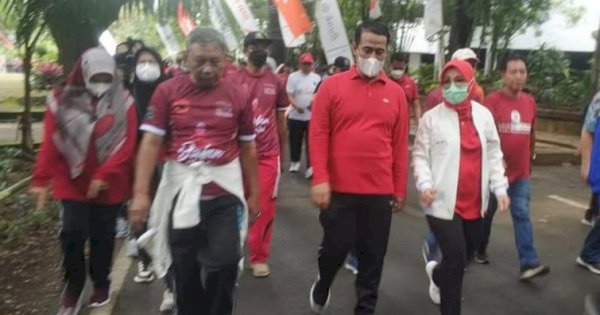 Pasca Terpilih Ketua IKA Unhas, Amran Sulaiman Ikut Jalan Santai