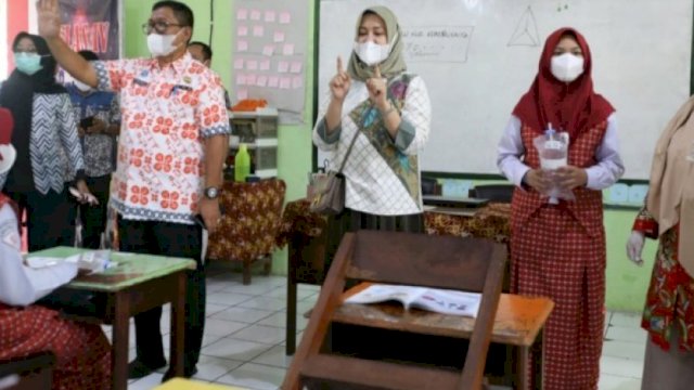 Wakil Wali Kota Makassar Pantau Skrining GeNose Siswa SD