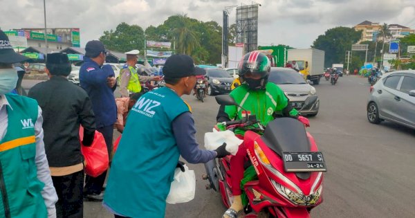 Muslimah Wahdah Islamiya Tebar 73 Ribu Paket Ifthar di Seluruh Indonesia