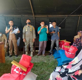 Pemprov Sulsel Salurkan 1,5 Ton Beras Bagi Korban Kebakaran di Bone