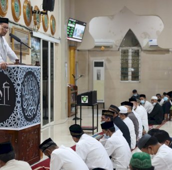 Salat Subuh Bersama Warga Gunung Salahutu, Danny Lagi-Lagi Ingatkan Program Jagai Anakta’