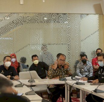 Danny Janji Tanggung Pembebasan Lahan Pembangunan Rel Kereta Api Layang di Makassar