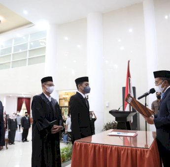 Lantik Hatim Salam, Danny Minta Perbaikan Sistem di Disdukcapil Makassar