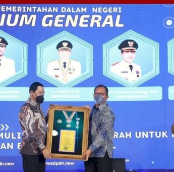 Wali Kota Makassar Terima Penghargaan Kartika Pamong Praja Muda IPDN