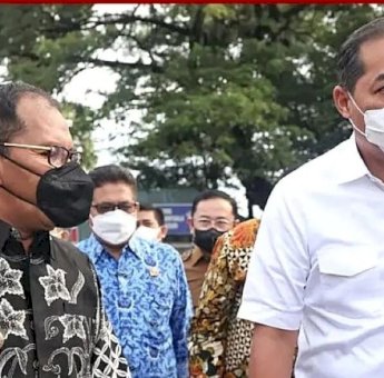 Danny Dampingi Menteri Perdagangan Sidak Minyak Goreng di Pasar Tradisional