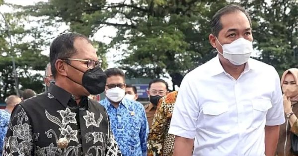 Danny Dampingi Menteri Perdagangan Sidak Minyak Goreng di Pasar Tradisional