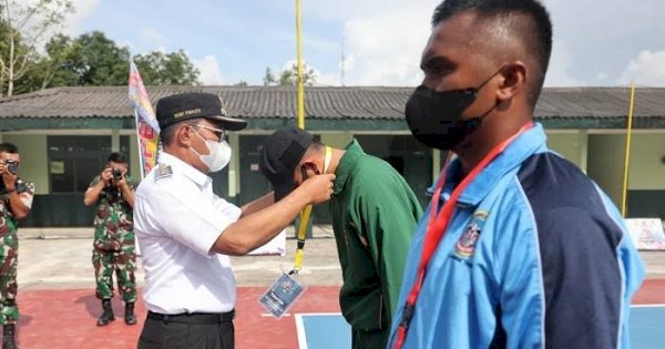 HUT ke-61 Kostrad, Kadispora Makassar Dampingi Wali Kota Buka Turnamen Voli