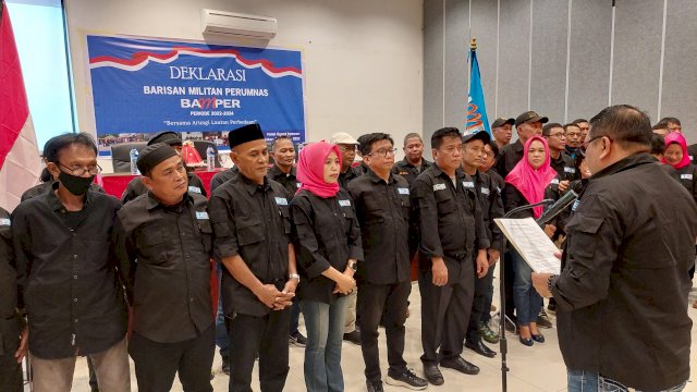 Camat Rappocini Syahruddin melantik pengurus Barisan Militan Perumnas (Bamper) Periode 2022-2024, di Hotel Grand Imawan, Minggu (26/6) 