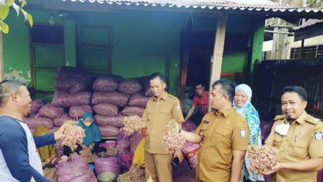 DKP Makassar Apresiasi UMKM Bawang Merah di KIMA