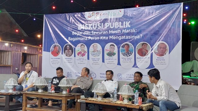 Kepala Bidang Pemberdayaan Pemuda, Muhammad Dasysyara Dahyar (ujung kiri)