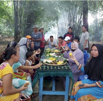 Warga Kecamatan Tallo Ramaikan Festival Rebus Makassar