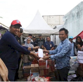 Kunjungi Korban Kebakaran, Camat Tallo Beri Bantuan