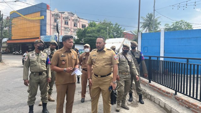 Dipagari ‘Oknum’, Camat Panakkukang Tinjau Fasum di Toddopuli