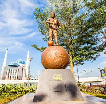 Dispora Ajak Generasi Milenial Kenali Sosok Ramang, Pesepak Bola Legendaris Asal Makassar