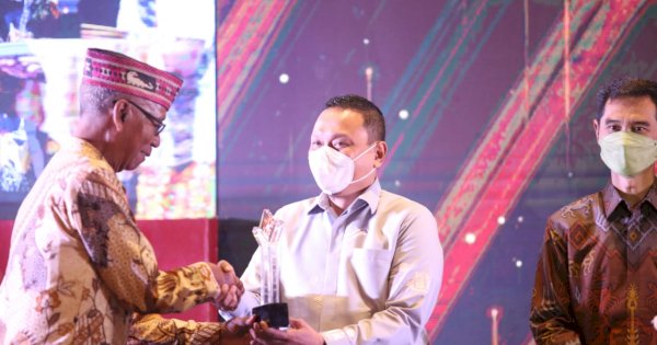 Pemkot Makassar Boyong Tiga Penghargaan IDEAS 2022