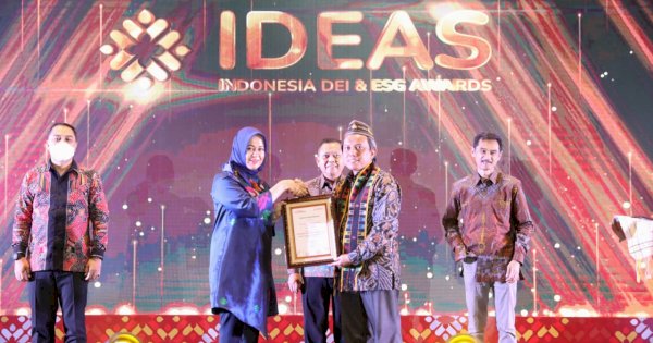 IDEAS 2022, Danny Raih Penghargaan Wali Kota Terpopuler di Media Online 2021