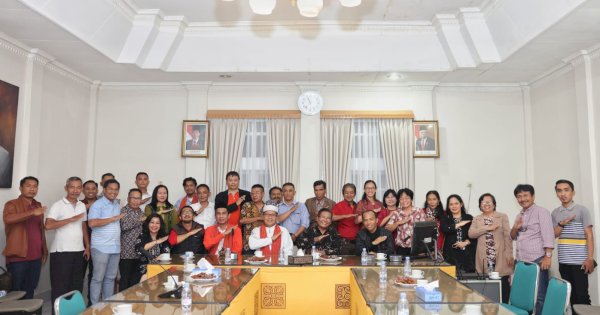 Danny Pomanto Penuhi Undangan PMTI dan BPS di Tana Toraja