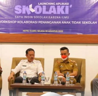 Sekda Launching Aplikasi Sikolaki Upaya Penanganan Anak Tidak Sekolah di Makassar