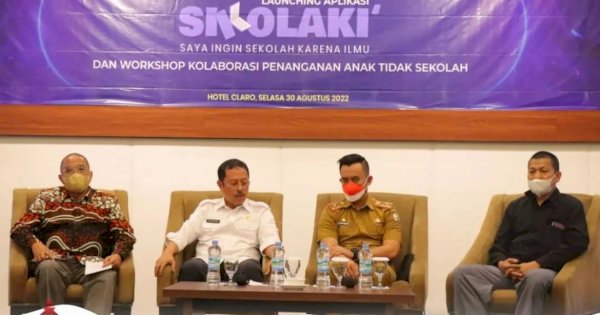 Sekda Launching Aplikasi Sikolaki Upaya Penanganan Anak Tidak Sekolah di Makassar