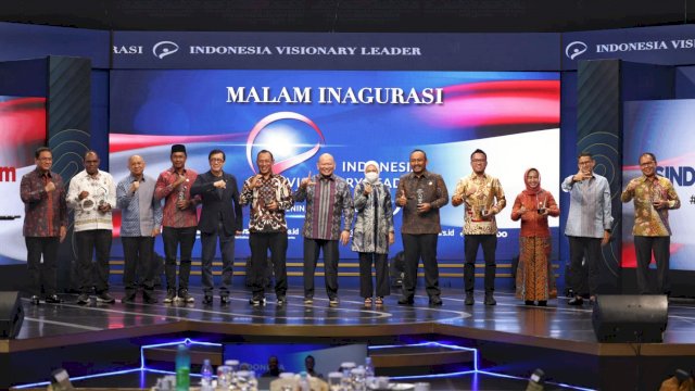 Dinilai Cepat Pulihkan Ekonomi Pasca-Pandemi, Danny Pomanto Diganjar Penghargaan Best Overall