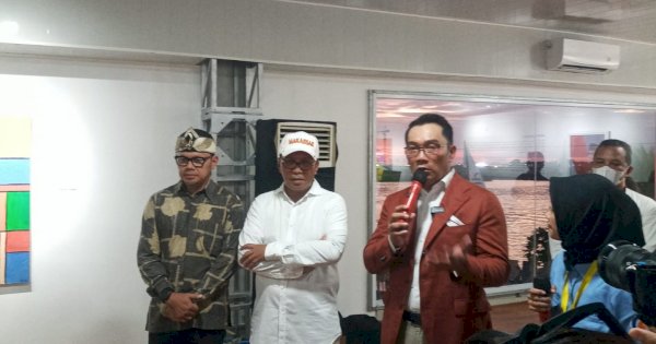 Ridwan Kamil Dikroyok Emak-Emak Minta Selfie di Makassar F8