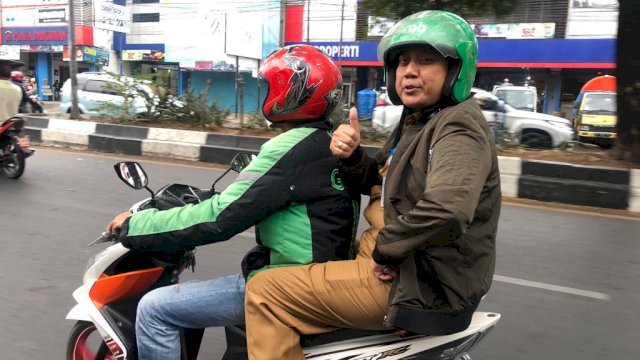 Tindaklanjuti Imbauan Wali Kota, Andi Bukti Djufrie Naik Ojol ke Kantor Balai Kota